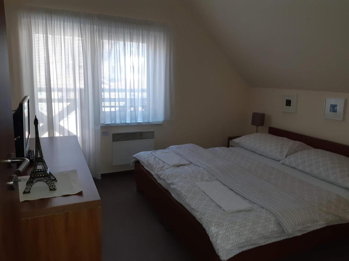 Penzion Hastrman Banská Bystrica Exteriör bild