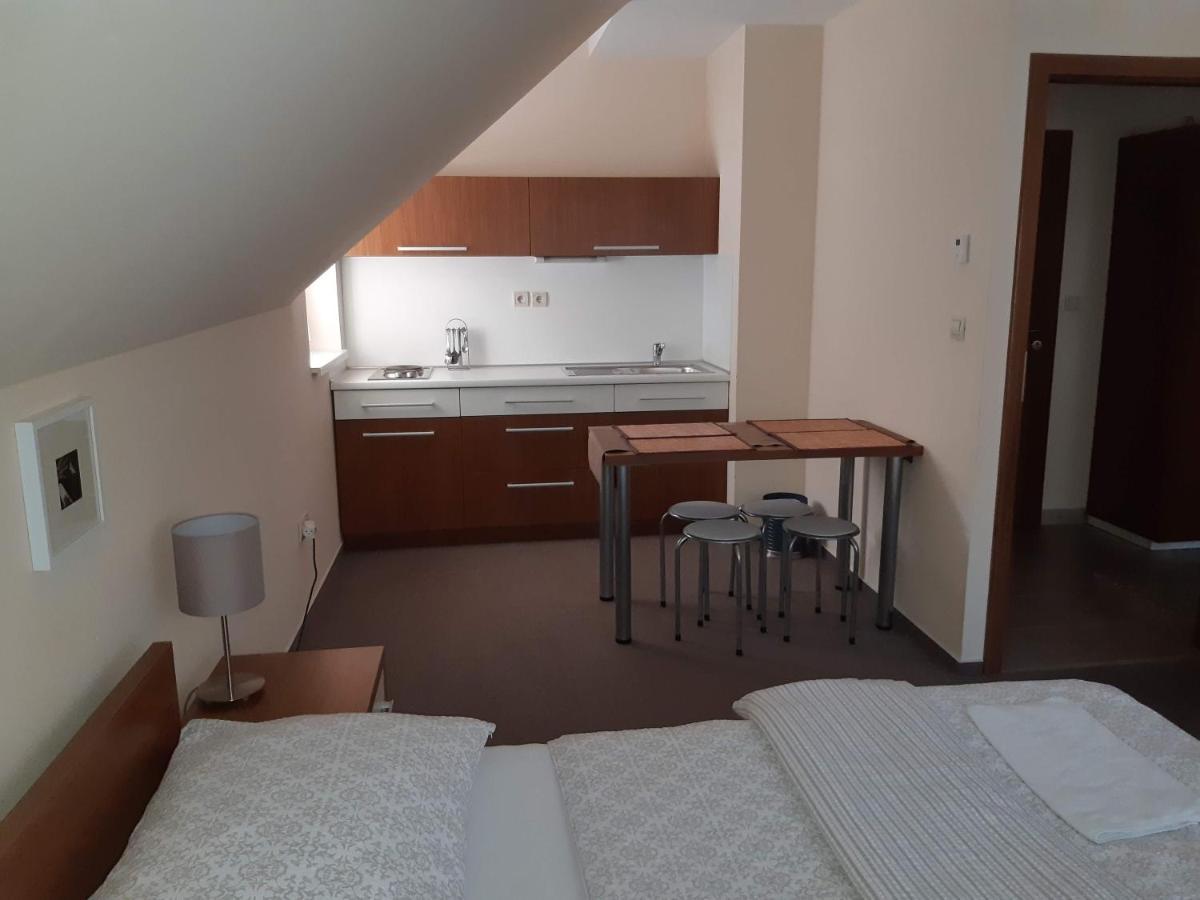 Penzion Hastrman Banská Bystrica Exteriör bild