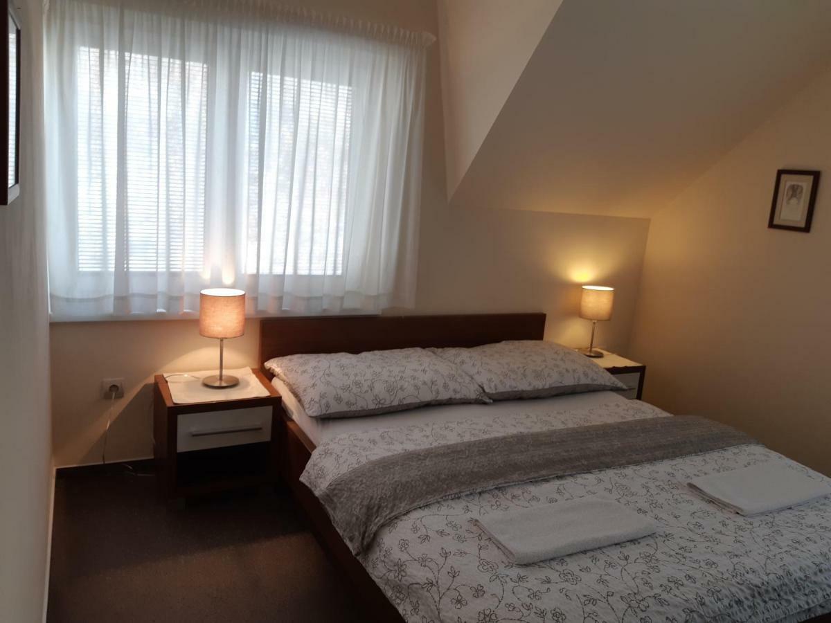 Penzion Hastrman Banská Bystrica Exteriör bild